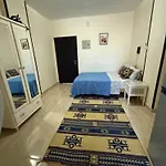 Cozy Little Studio Near Kite Station.